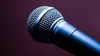 microphone-1716069__180.jpg